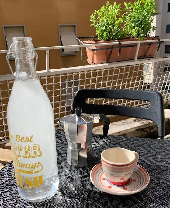 Casa Sirte Con Terrazzino. Apartment Rome Italy