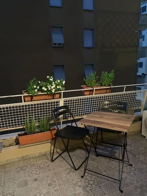 Casa Sirte Con Terrazzino. Apartment Rome