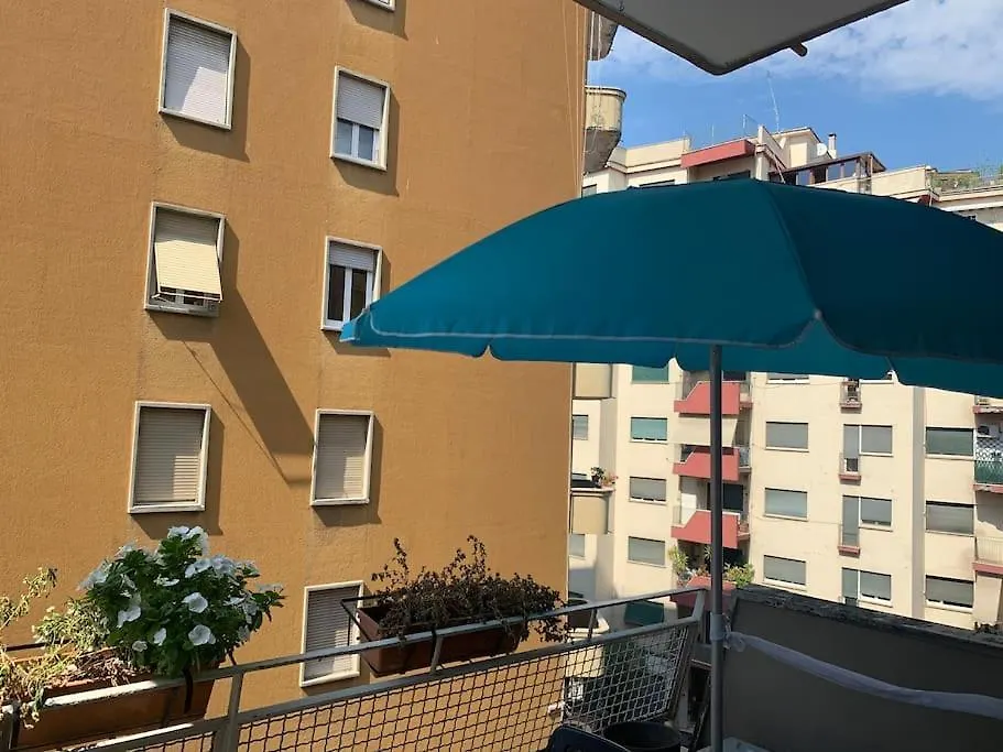 Casa Sirte Con Terrazzino. Apartment Rome